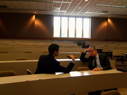 Ahmed interviewing the Hon. Ian Binnie. Boris Goryayev Photo.
